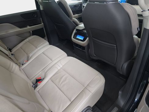 Used 2024 Lincoln Navigator Reserve AWD/4WD image 16