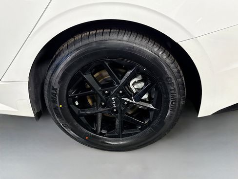 Used 2025 Kia K5 LXS image 37