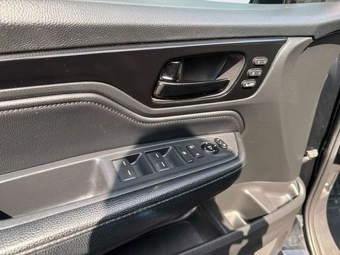 Used 2021 Honda Odyssey Touring image 17