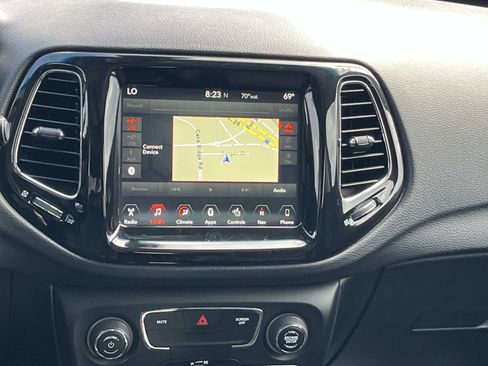 Used 2018 Jeep Compass Limited w/ Navigation Group AWD/4WD image 16