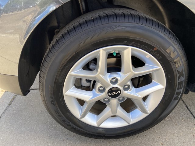 Used 2025 Kia Soul LX w/ LX Technology Package FWD image 29