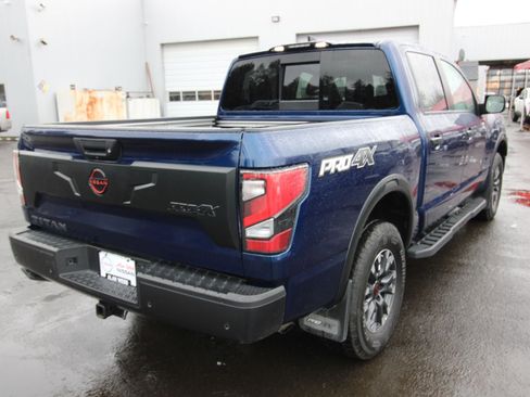 Used 2024 Nissan Titan PRO-4X w/ Pro-4x Convenience Package image 3