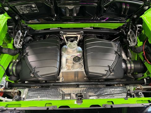 Used 2024 Lamborghini Huracan EVO image 24