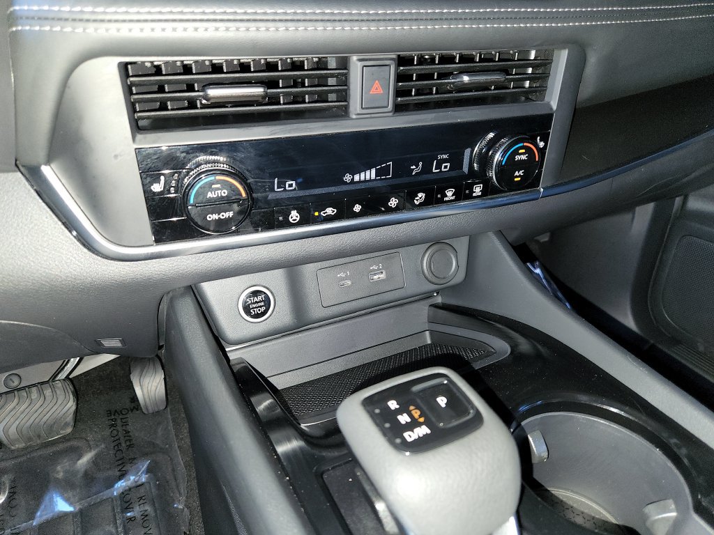 Used 2023 Nissan Rogue SV w/ SV Premium B Package FWD image 21