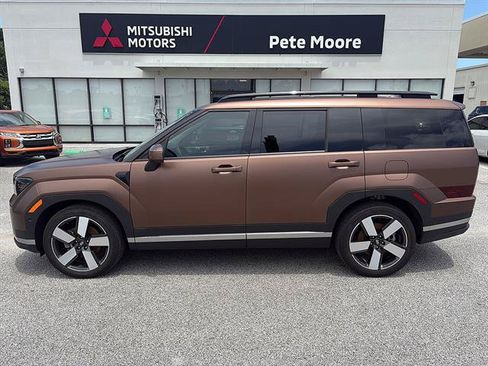 Used 2024 Hyundai Santa Fe Limited FWD image 3