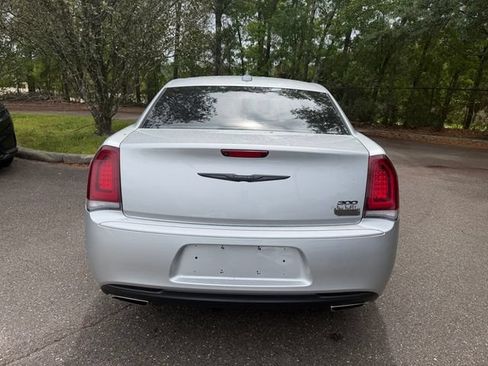 Used 2021 Chrysler 300 Touring w/ Sport Appearance Package RWD image 5