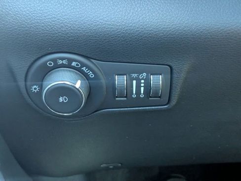 Used 2022 Jeep Compass Latitude FWD image 22