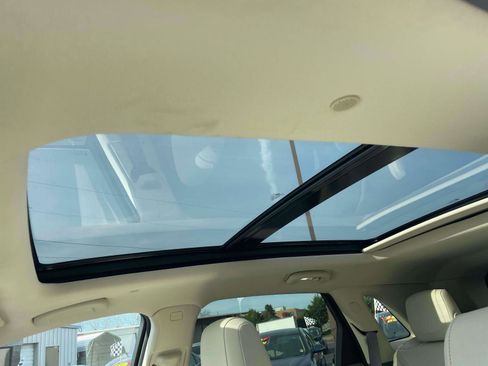 Used 2017 Cadillac XT5 Luxury w/ Driver Awareness Package image 8