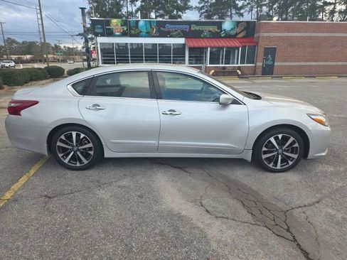 Used 2018 Nissan Altima 2.5 S w/ S Convenience Package FWD image 7
