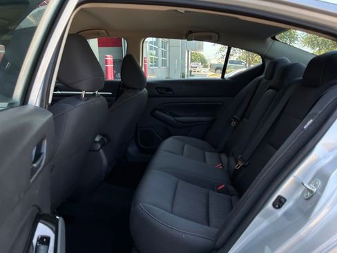Used 2023 Nissan Altima 2.5 SV FWD image 12
