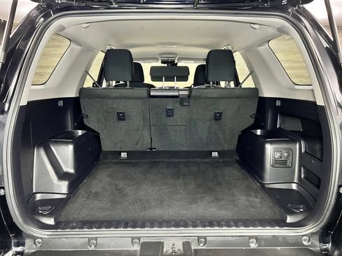 Used 2021 Toyota 4Runner Venture w/ Moonroof Package AWD/4WD image 17