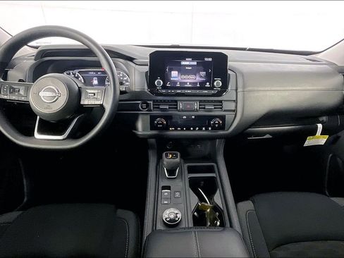 Used 2025 Nissan Pathfinder S image 21