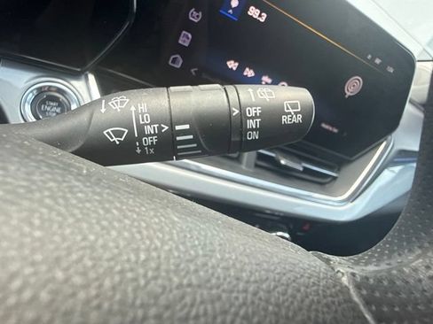 Used 2025 Chevrolet Trax LT FWD image 15