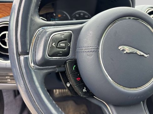 Used 2014 Jaguar XJ L Portfolio AWD/4WD image 21