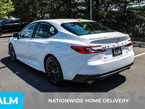 Used 2025 Toyota Camry SE image 5