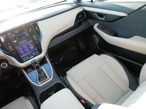 Used 2022 Subaru Outback Premium image 11