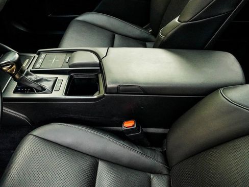 Used 2019 Lexus ES 350 w/ Premium Package image 18