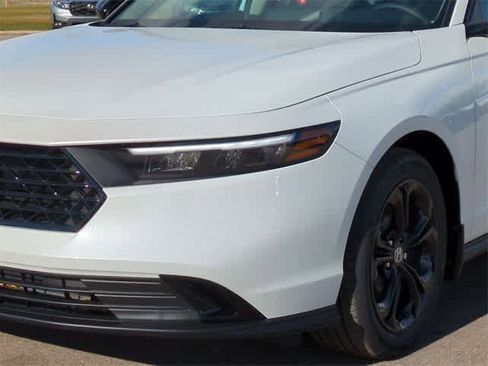 New 2025 Honda Accord SE image 11