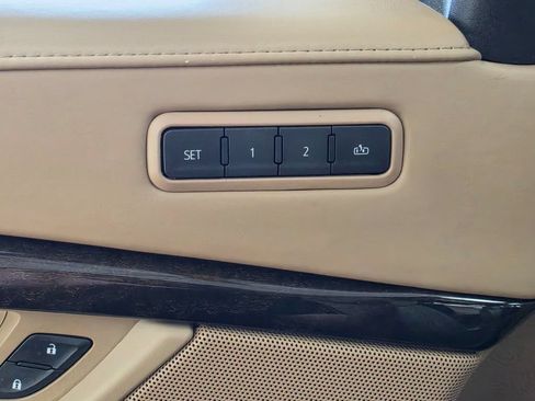 Used 2019 Cadillac Escalade ESV Platinum AWD/4WD image 14