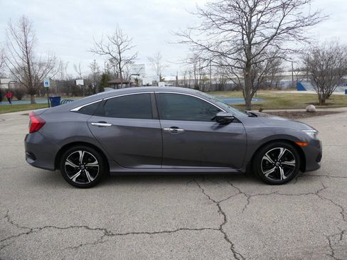 Used 2016 Honda Civic Touring image 4