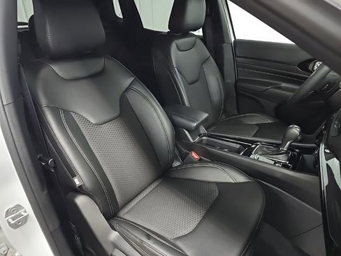 Used 2023 Jeep Compass Altitude image 14