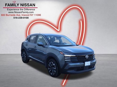 Certified 2025 Nissan Kicks SV image 1