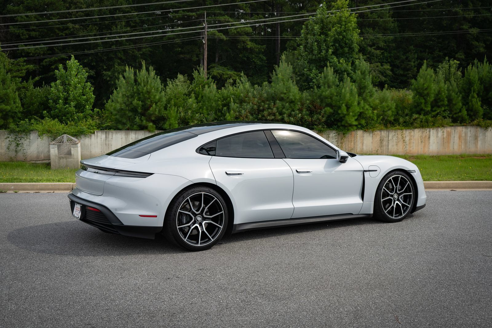 Used 2023 Porsche Taycan RWD image 19
