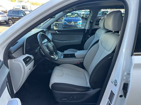 Used 2022 Hyundai Palisade SEL w/ Convenience Package FWD image 2