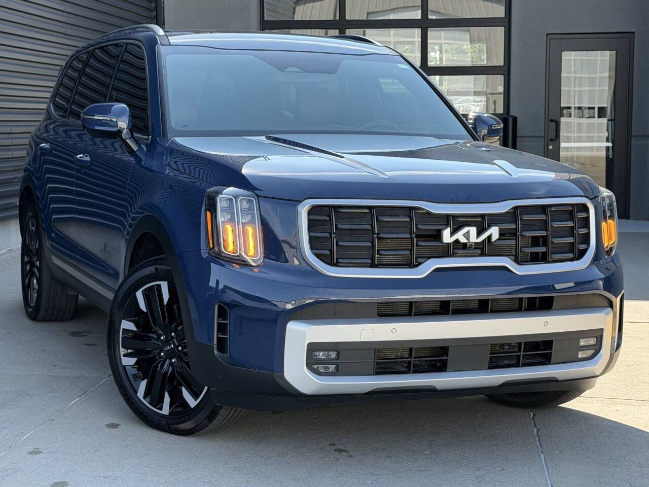 Used 2024 Kia Telluride SX AWD/4WD image 5