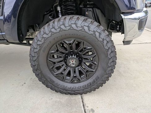 New 2025 Ford F250 Lariat image 9