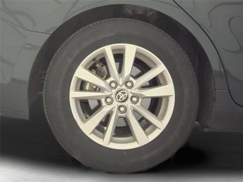 Used 2025 Toyota Camry LE w/ Convenience Package image 21