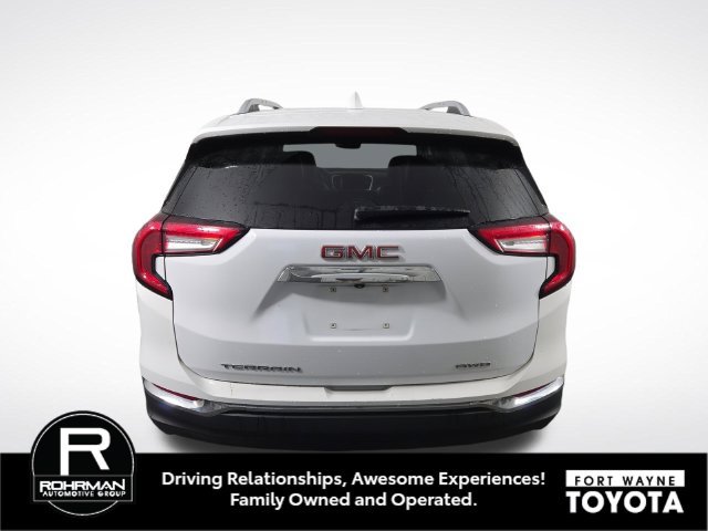 Used 2024 GMC Terrain SLT AWD/4WD image 8