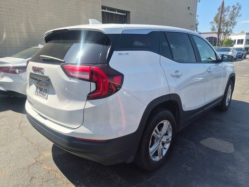 Used 2024 GMC Terrain SLE FWD image 5