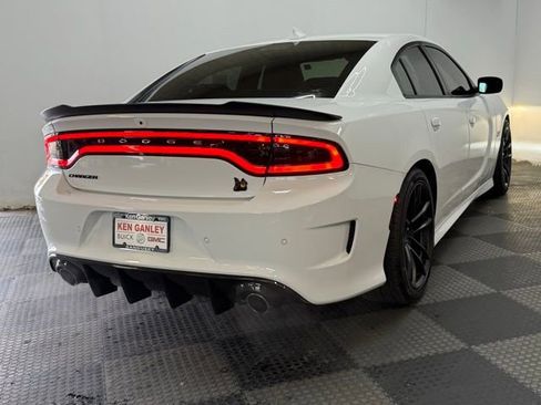 Used 2022 Dodge Charger Scat Pack w/ Dynamics Package image 8