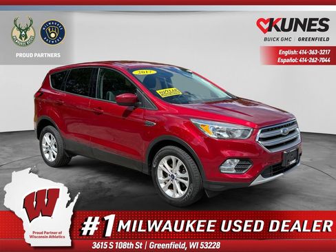 Used 2017 Ford Escape SE FWD image 1
