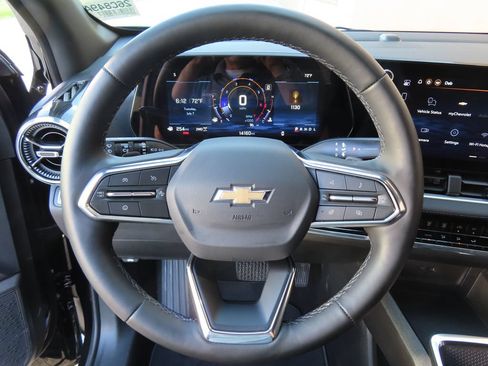 Certified 2026 Chevrolet Equinox LT w/ Safety and Technology Package AWD/4WD image 17