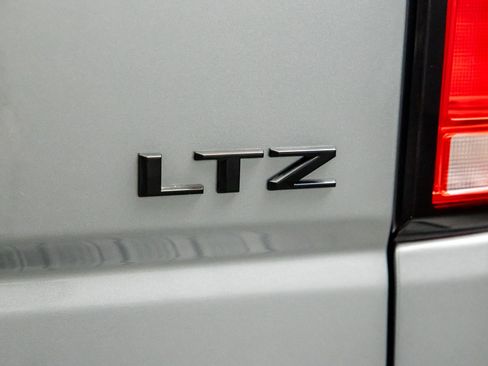 Used 2025 Chevrolet Silverado 2500 LTZ w/ LTZ Plus Package image 23