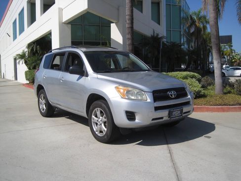 Used 2011 Toyota RAV4 2WD w/ Upgrade Value Pkg image 9