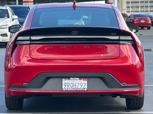 Certified 2024 Toyota Prius Prime SE image 8