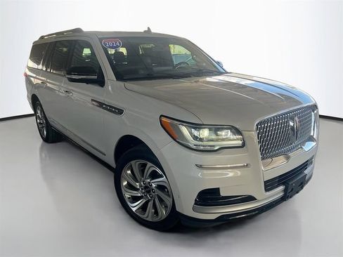 Used 2024 Lincoln Navigator L Reserve AWD/4WD image 1