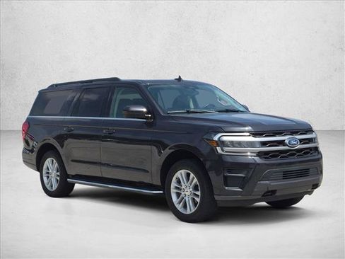 Used 2022 Ford Expedition Max XLT AWD/4WD image 3