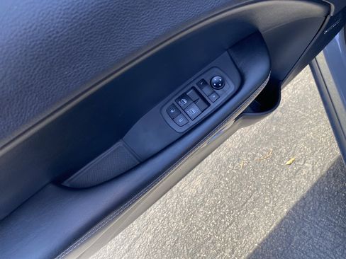 Used 2017 Dodge Challenger SRT w/ Technology Group image 8