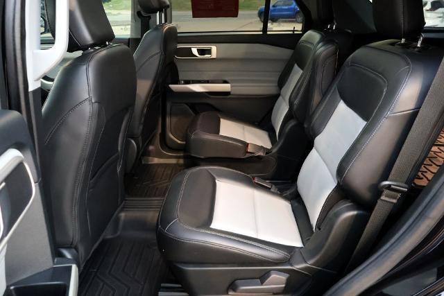 Used 2023 Ford Explorer XLT w/ Equipment Group 202A AWD/4WD image 15
