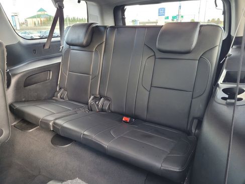 Used 2019 GMC Yukon XL SLT w/ Graphite Performance Edition image 13