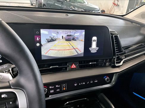 Used 2023 Kia Sportage EX w/ EX Premium Package image 19