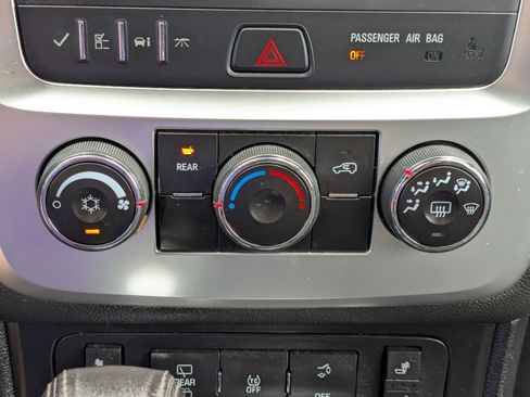 Used 2016 GMC Acadia SLE AWD/4WD image 23
