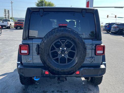 Used 2024 Jeep Wrangler Unlimited AWD/4WD image 5