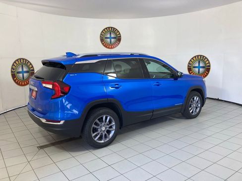 Used 2024 GMC Terrain SLT AWD/4WD image 22