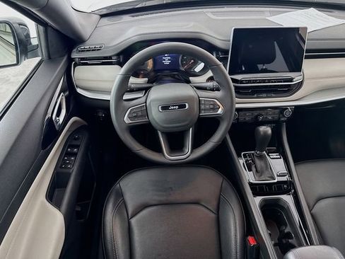 Used 2025 Jeep Compass Limited AWD/4WD image 25