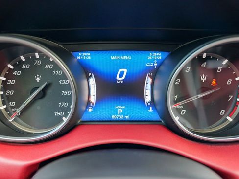 Used 2019 Maserati Levante image 42